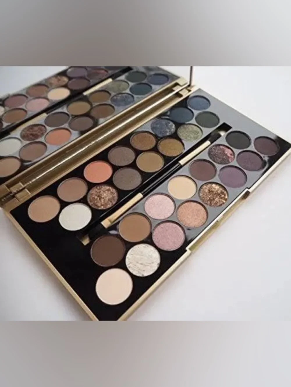 NIB Makeup Revolution Fortune Favors the Brave Eyeshadow Palette